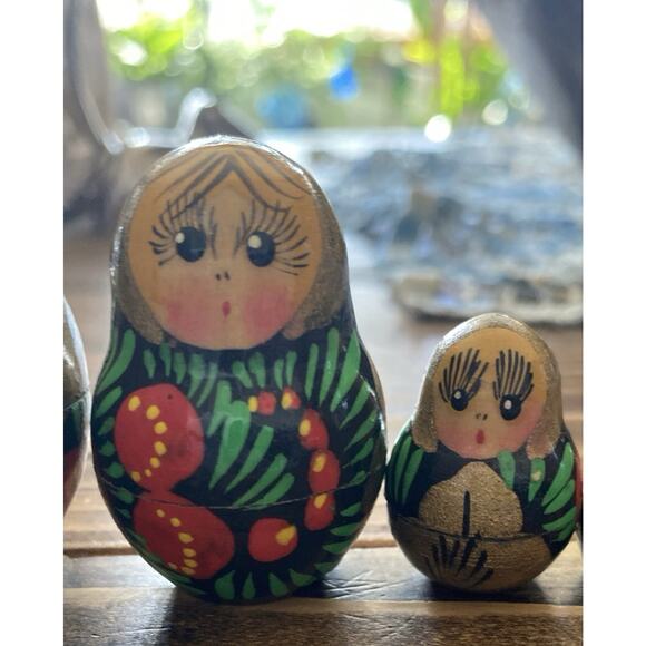 Vintage Hand-painted Russian Wooden Matryoshka Stacking Nesting Dolls Set of 5 - Picture 3 of 5